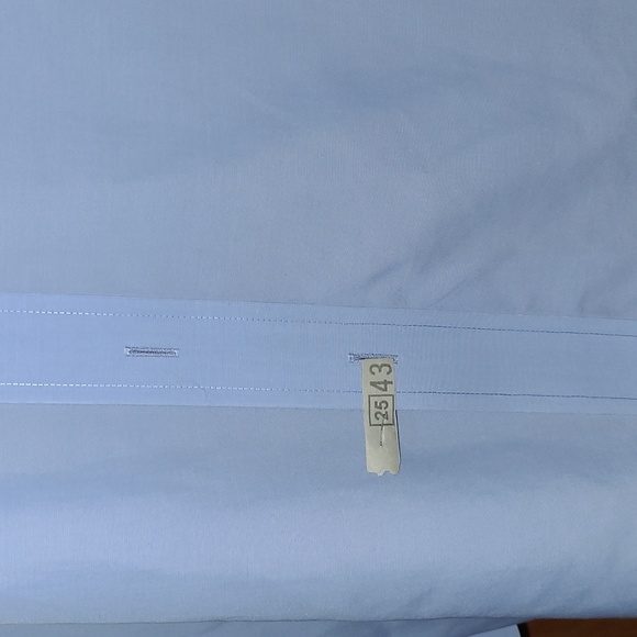 Roundtree and Yorke Gold label Dress Shirt - Picture 2 of 11